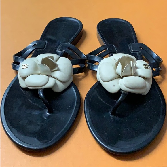 chanel rubber flower flip flops
